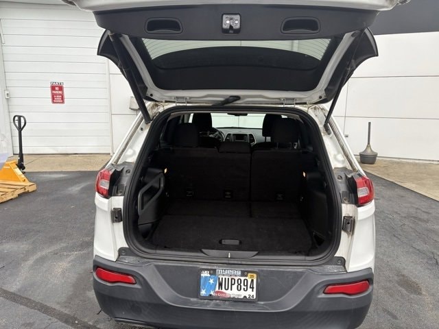 2015 Jeep Cherokee SUV 