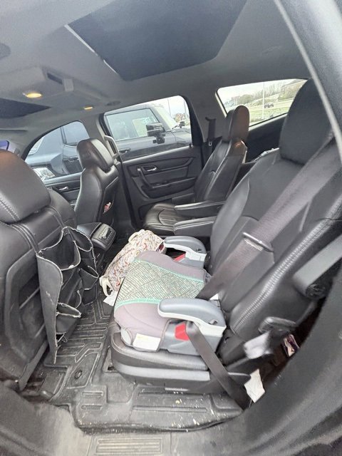 2017 Chevrolet Traverse Premier photo 3