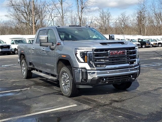 2025 GMC Sierra SLT's photo