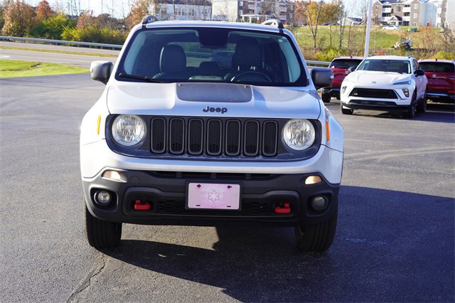 2017 Jeep Renegade Trailhawk photo 2
