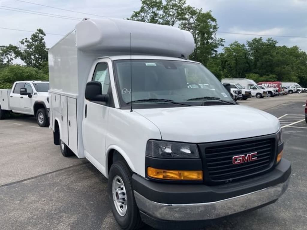New 2025 GMC Savana Cutaway 3500 1WT Cutaway Van