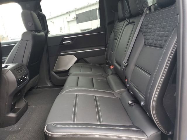 2025 GMC Sierra EV Denali - Photo 28