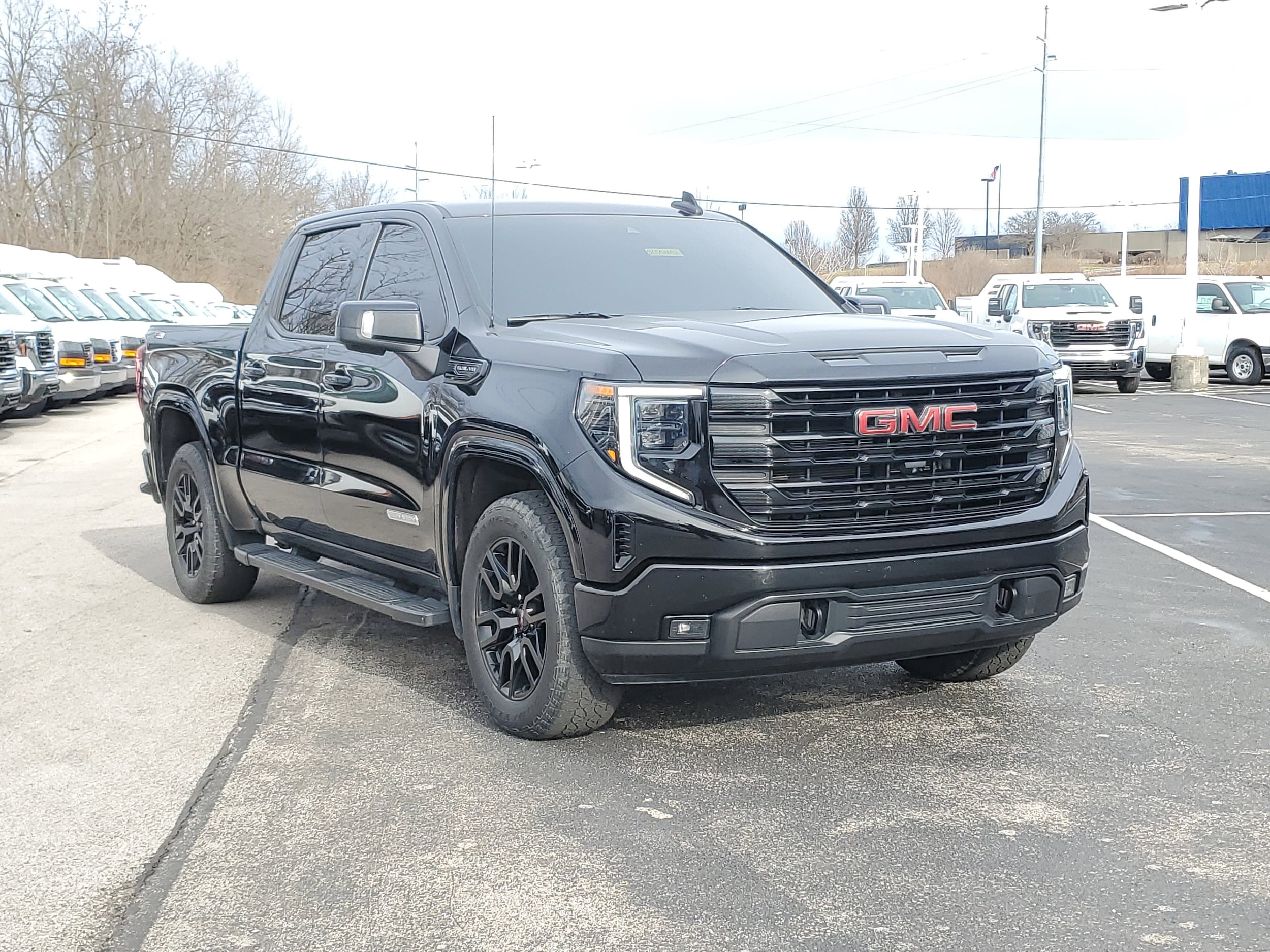 2022 GMC Sierra Base's photo