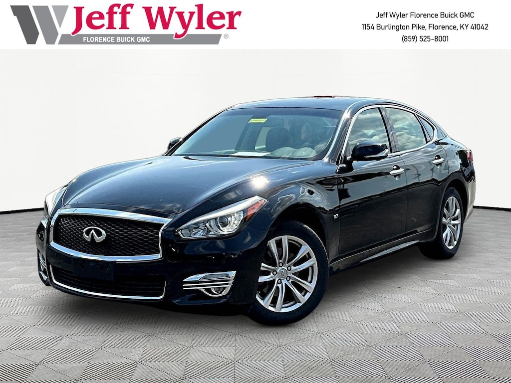 Used 2017 INFINITI Q70 Sedan