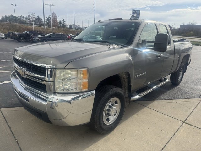 2009 Chevrolet Silverado 2500HD Work Truck photo 3
