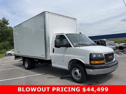 2023 GMC Savana Cutaway 3500 1WT Cutaway Van