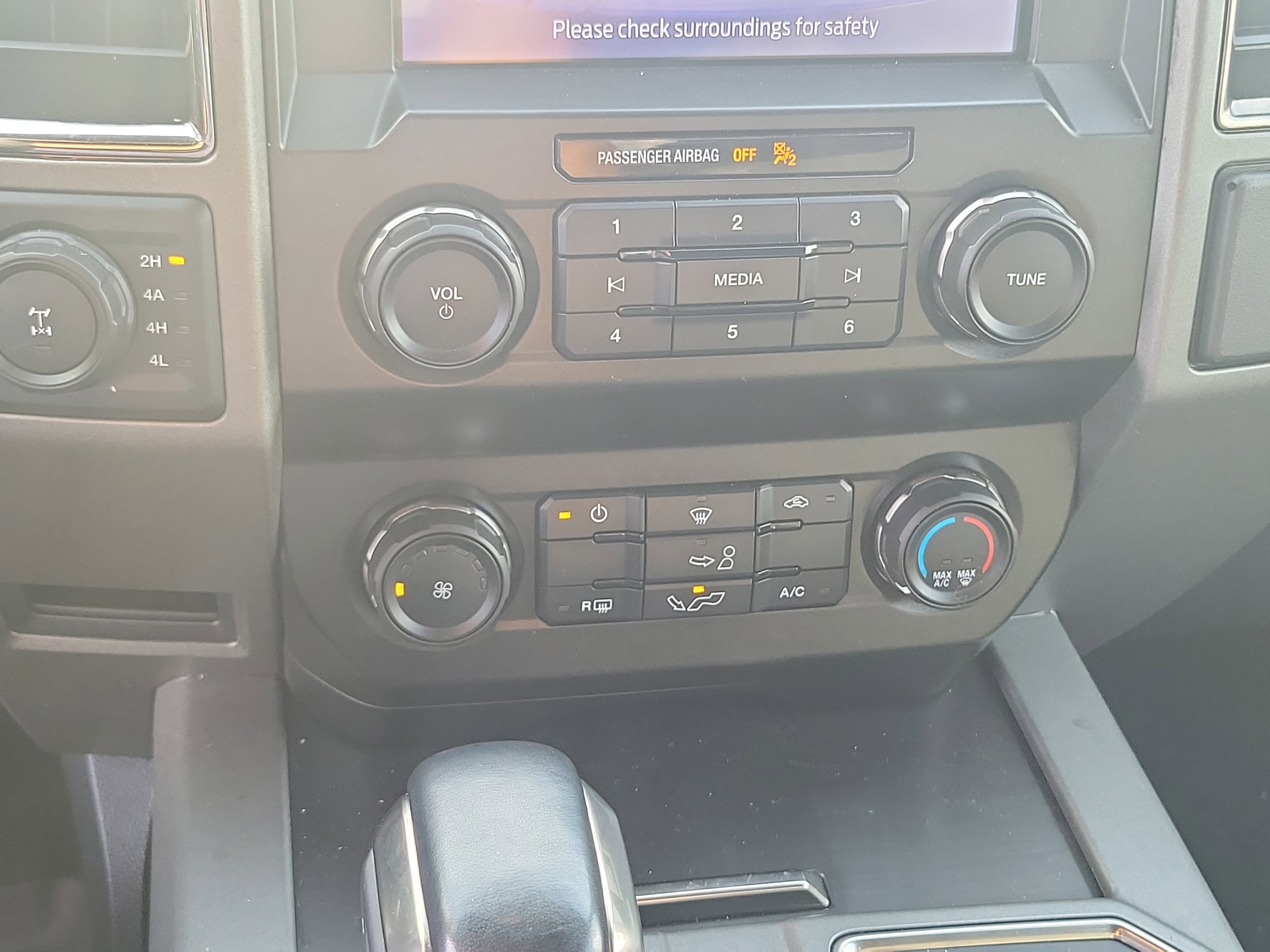 2020 Ford F-150 Raptor - Photo 29