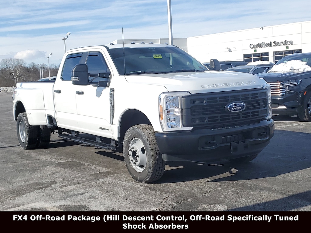 Used 2025 Ford Super Duty F-350 DRW XL 4WD Crew Cab 8 Box Truck Crew Cab