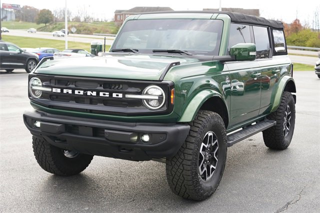 2022 Ford Bronco Outer Banks photo 3