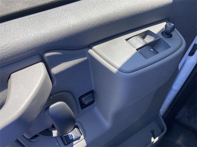 2025 GMC Savana Cargo Work Van - Photo 27