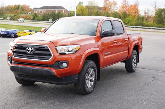 2017 Toyota Tacoma SR5 photo 3
