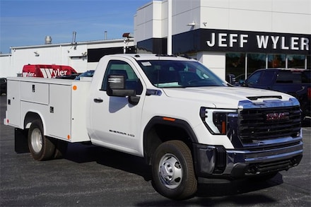 2025 GMC Sierra 3500 HD Chassis Cab Pro Truck