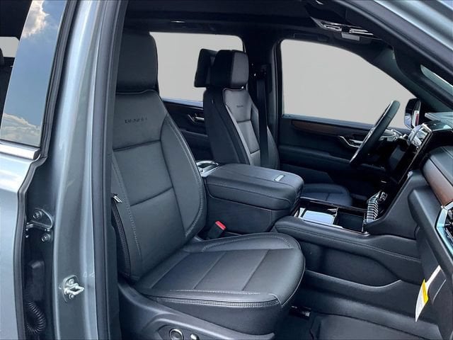 2026 GMC Yukon XL Denali - Photo 18