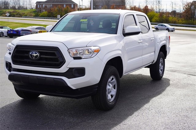 2023 Toyota Tacoma SR photo 3