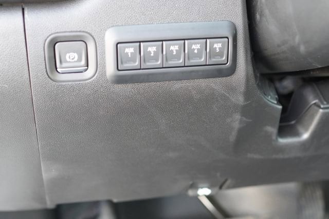 2025 GMC Sierra 3500HD Pro - Photo 18