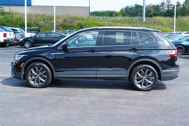2022 Volkswagen Tiguan SE photo 3