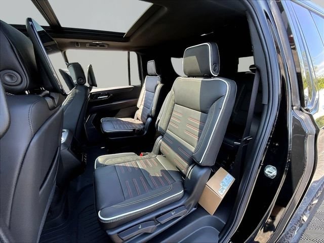 2026 GMC Yukon XL AT4 Ultimate - Photo 17