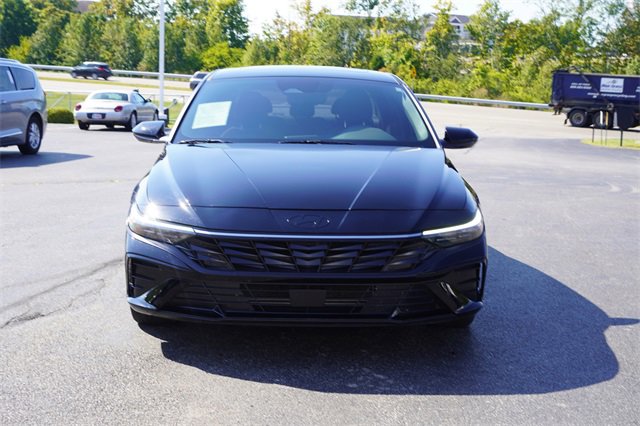 2024 Hyundai Elantra SEL Convenience photo 2