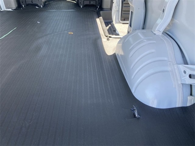 2025 GMC Savana Cargo Work Van - Photo 15