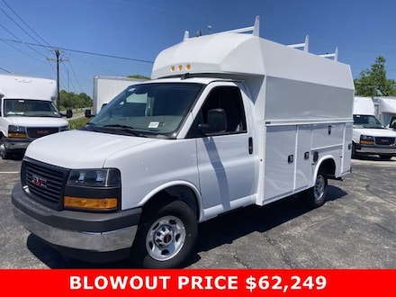 2024 GMC Savana Cutaway 3500 1WT Cutaway Van