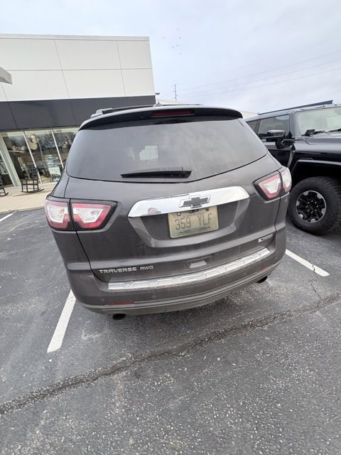 2017 Chevrolet Traverse Premier photo 2