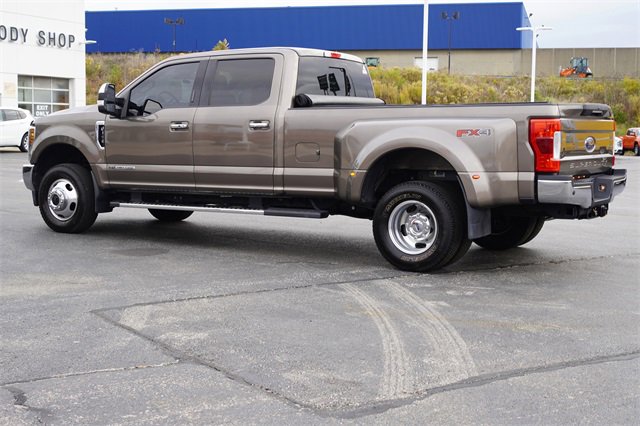 2018 Ford F-350 Lariat photo 4