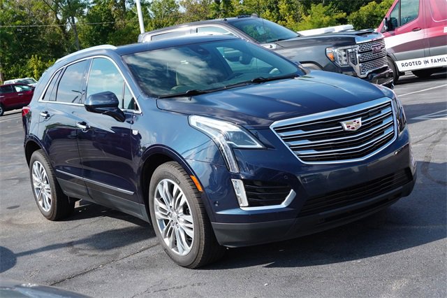 2017 Cadillac XT5 Premium Luxury photo 2
