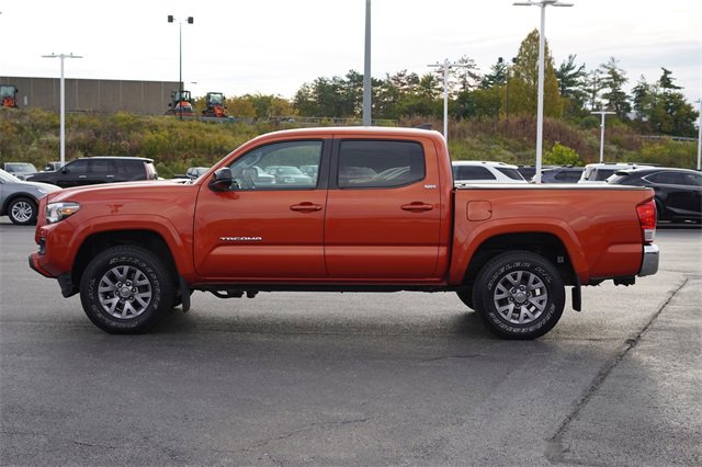 2017 Toyota Tacoma SR5 photo 4