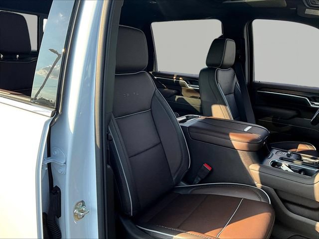 2026 GMC Sierra 3500HD Denali - Photo 17