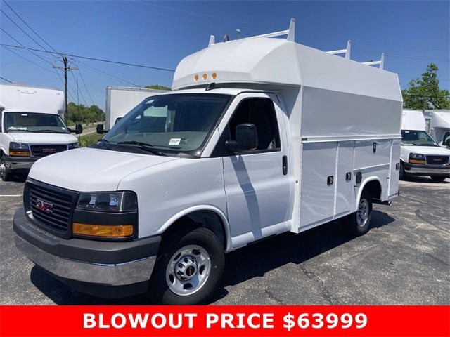 2024 GMC Savana Cutaway Work Van's photo