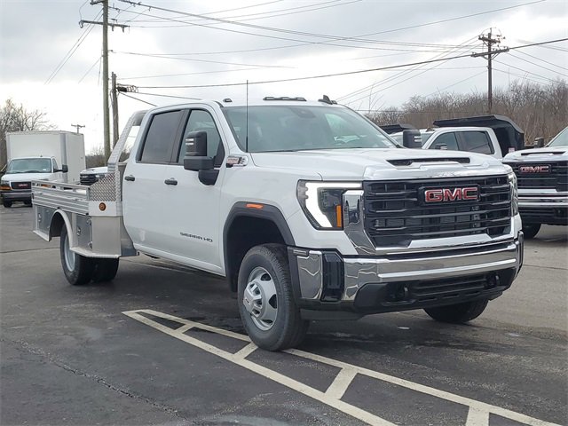 2025 GMC Sierra 3500 Chassis Cab Pro's photo