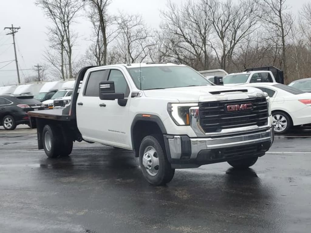 New 2025 GMC Sierra 3500 HD Chassis Cab Pro Truck