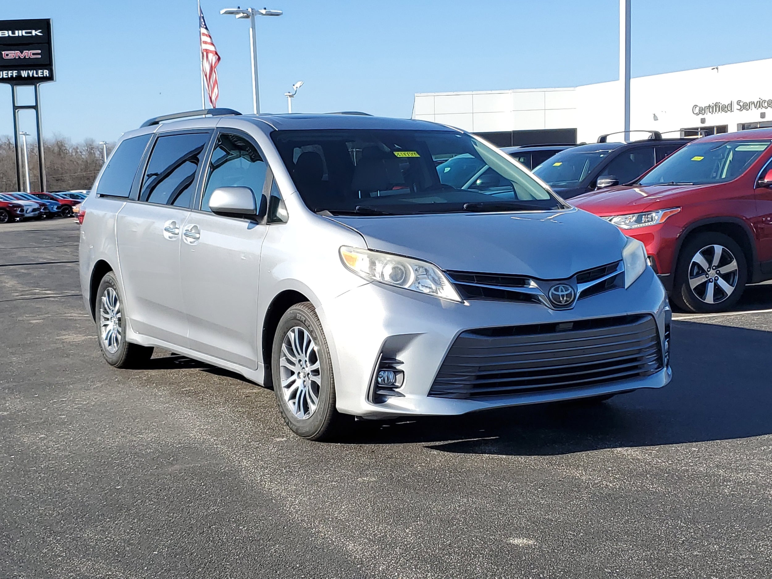 2018 Toyota Sienna XLE