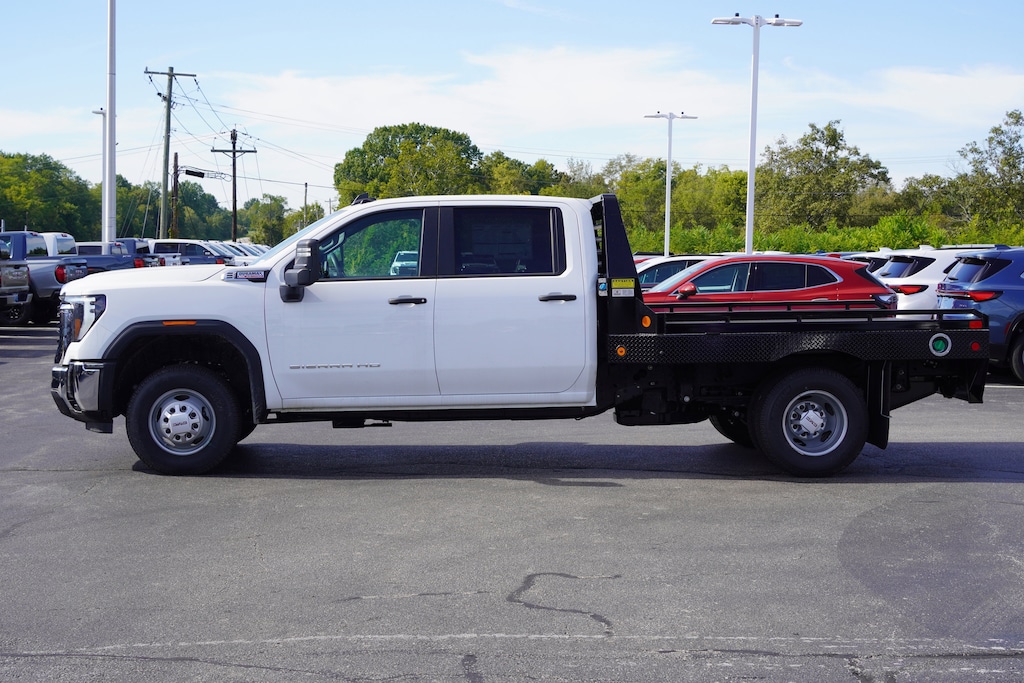 New 2025 GMC Sierra 3500 HD Chassis Cab Pro Truck