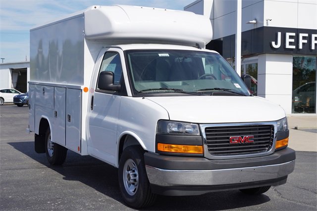 2025 Gmc Savana Cutaway 3500 photo 4