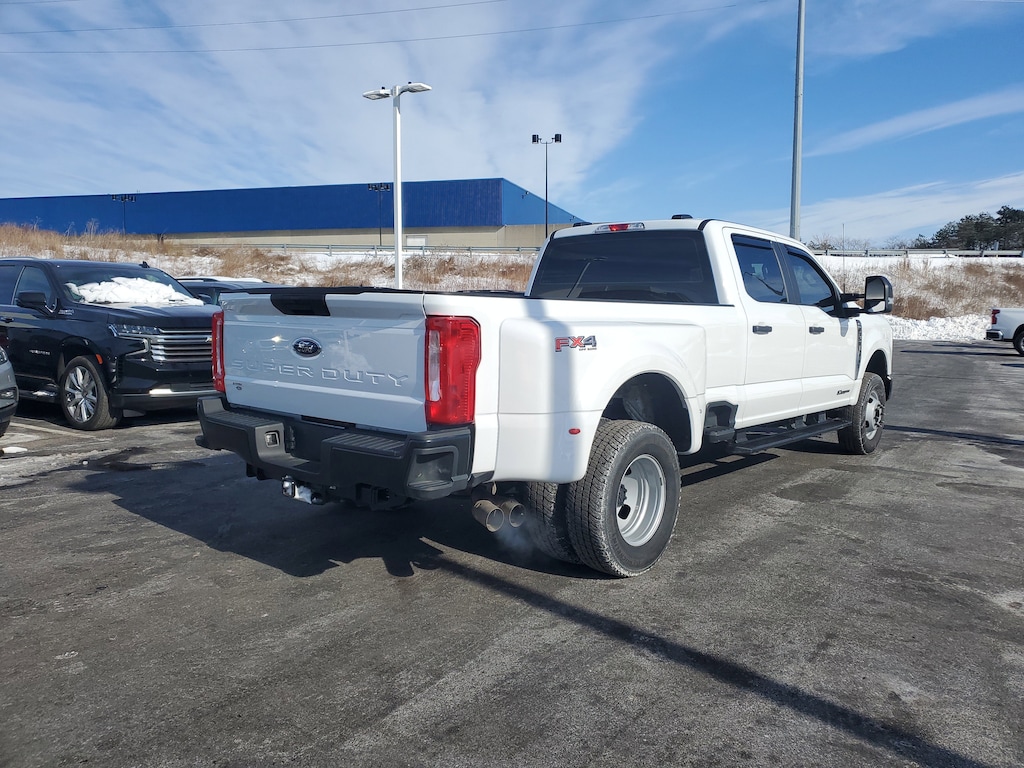 Used 2025 Ford Super Duty F-350 DRW XL 4WD Crew Cab 8 Box Truck Crew Cab