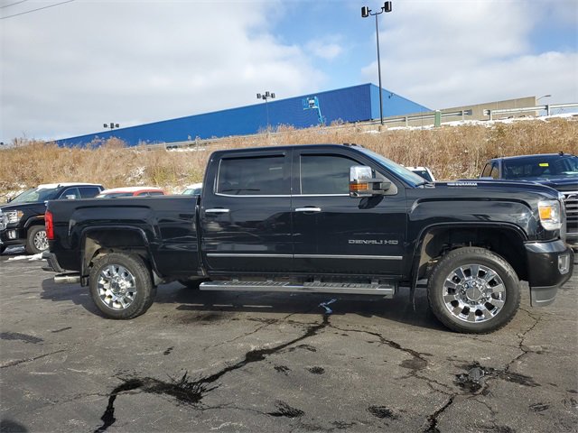 2019 Gmc Sierra 2500 HD Denali photo 3