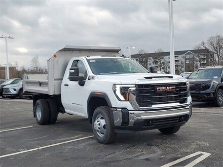 2025 GMC Sierra 3500 HD Chassis Cab Pro Truck