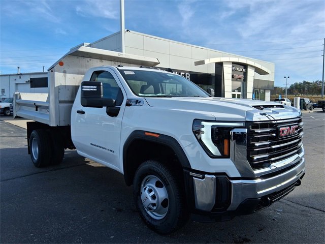 2025 GMC Sierra 3500HD Pro's photo