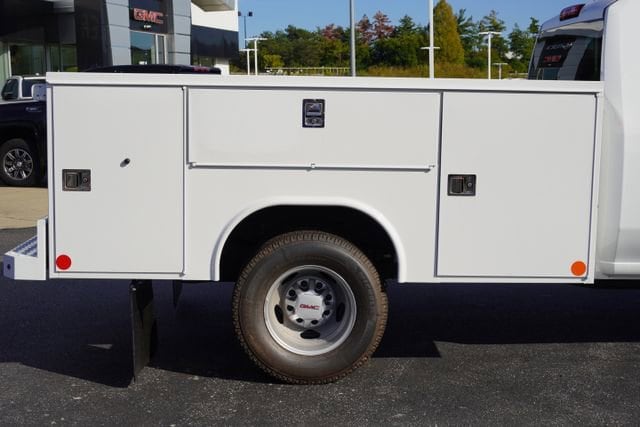 2025 GMC Sierra 3500HD Pro - Photo 9