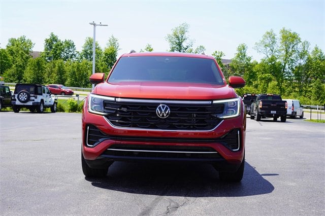 Used 2024 Volkswagen Atlas SEL Premium R-Line with VIN 1V2FR2CAXRC554057 for sale in Florence, KY