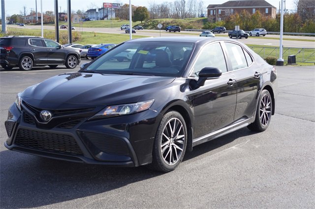2024 Toyota Camry SE photo 2