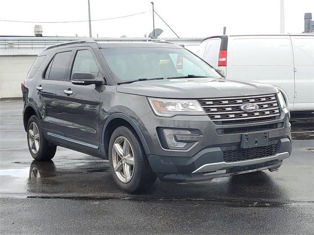 2016 Ford Explorer XLT's photo