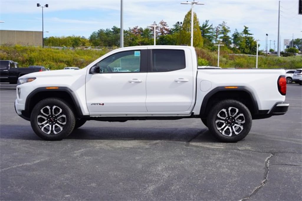 New 2025 GMC Canyon AT4 Truck