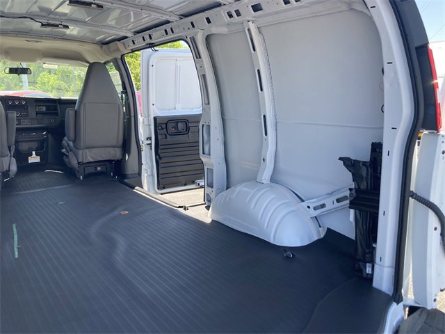 2025 GMC Savana Cargo Work Van - Photo 13