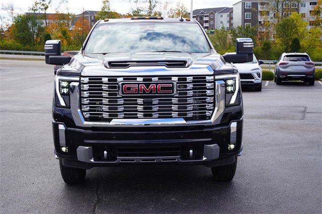 2026 Gmc Sierra 3500 Denali photo 2