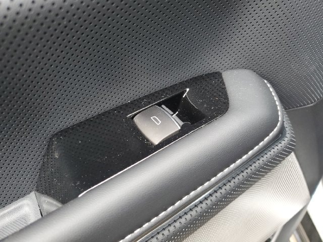 2025 GMC Sierra EV Denali - Photo 31