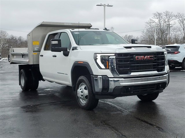2025 GMC Sierra 3500 Chassis Cab Pro's photo