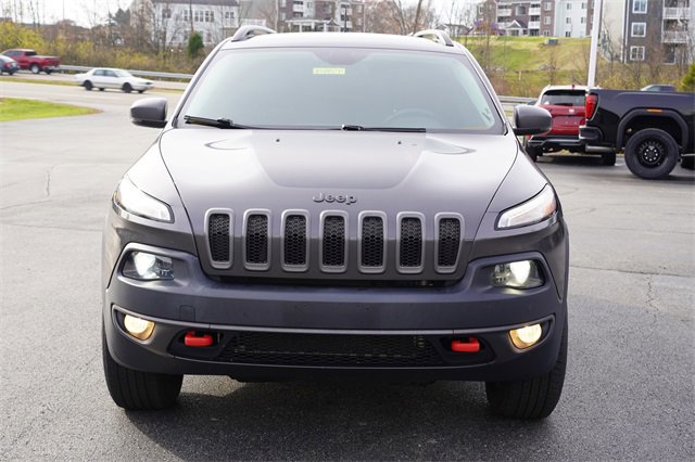 2017 Jeep Cherokee Trailhawk photo 2