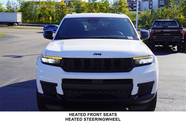 2021 Jeep Grand Cherokee Altitude photo 2